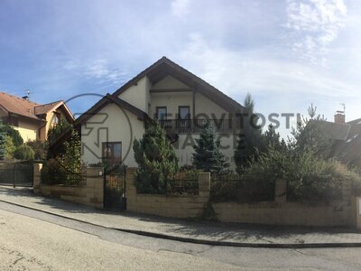 Prodej atraktivního rodinného domu s výnosy z pronájmu v obci Frymburk , pozemek 702 m²